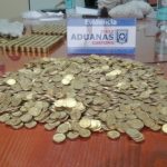 Aduanas incauta 335 mil monedas de colección y billetes nuevos en Puerto de San Antonio