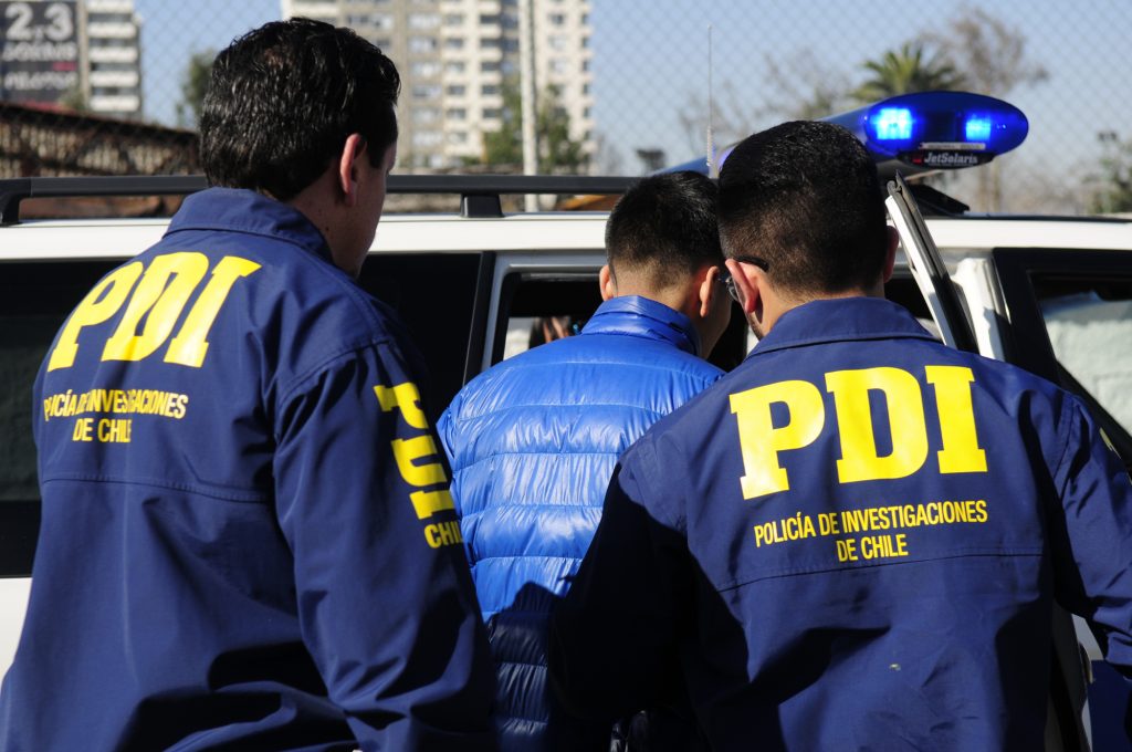 0461 premesur bicrim la cisterna pauta prensa salida detenidos dos menores dos adultos portonazo 19-07-2017 lpo