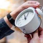 Adiós al horario de invierno en Chile: cuándo se adelanta el reloj y qué regiones no deben hacerlo