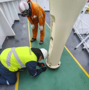 Identifican-presencia-de-huevos-de-plaga-Lymantria-dispar-a-bordo-de-buque-en-San-Antonio-2-e1761833564976-417x420