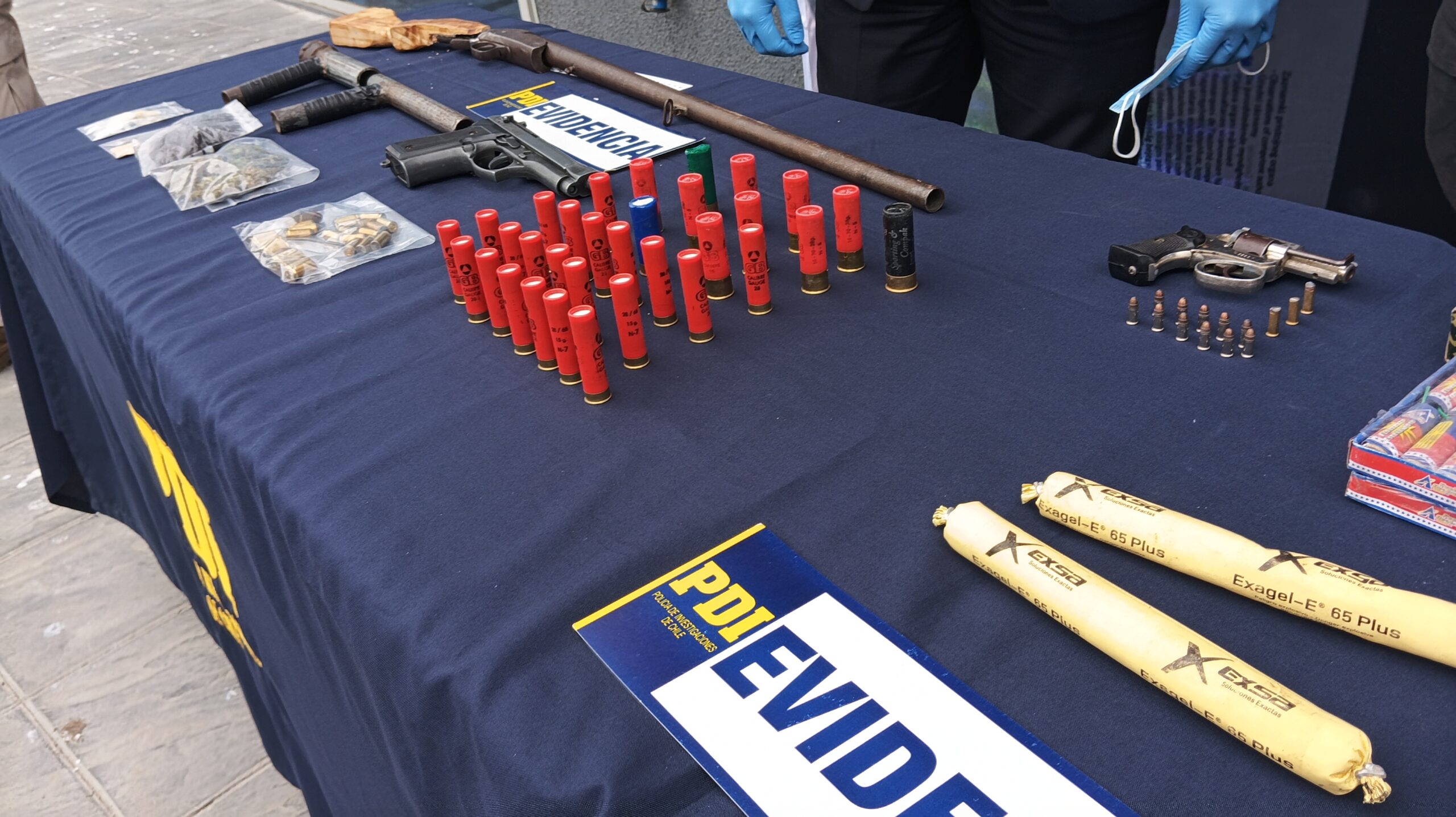 Operativo de la PDI en Quillota deja 14 detenidos y decomiso de drogas, armas y explosivos