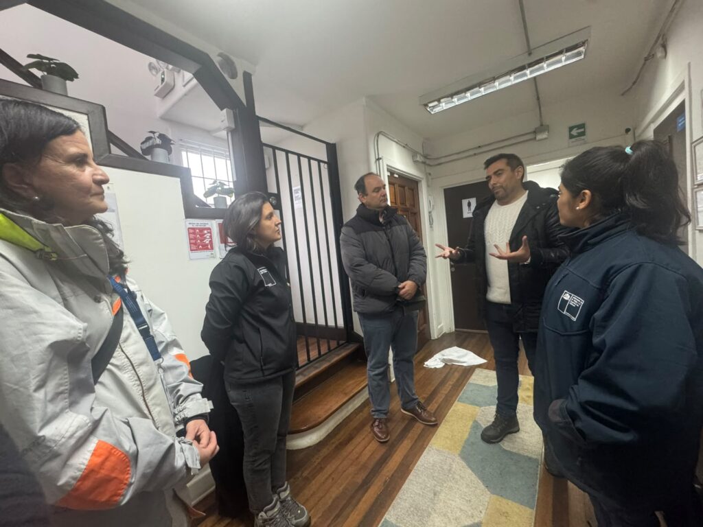 Autoridades visitan albergue y residencias