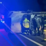 Volcamiento de camión con un container deja a conductor lesionado en la comuna de Casablanca