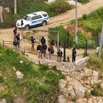 Cartagena realiza operativo para sacar personas que cometian incivilidades de la Caleta San Pedro