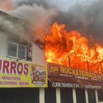 Incendio afecta a restaurante y local comercial en Cartagena: 29 personas resultan afectadas