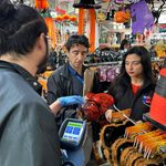 Autoridades fiscalizan juguetes, máscaras y disfraces previo a Halloween